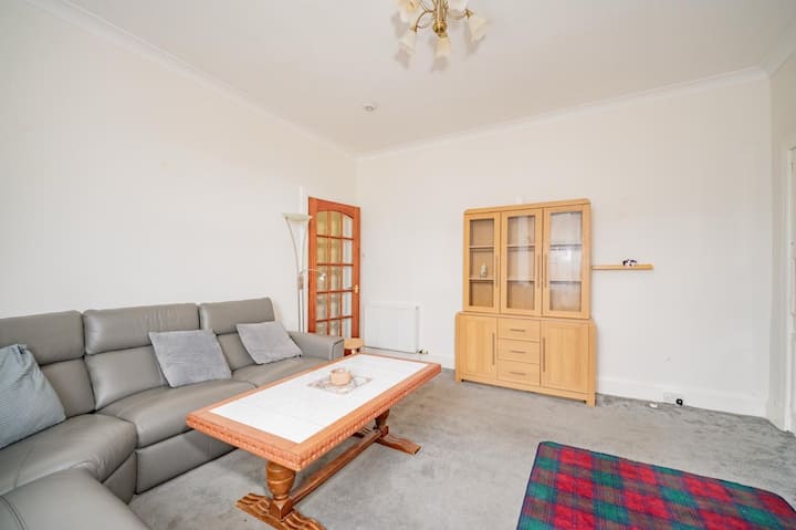 3 Bed Detached Bungalow Cottage - アーブロース