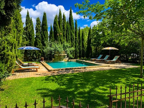 Large Vacation Home 5 minutes from the city center