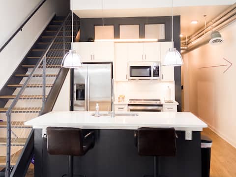 Top Airbnb: Luxurious 2 Bedroom Loft @Atlantic Station Midtown in Atlantic Station