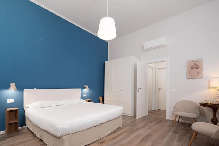 Schlafzimmer 1
