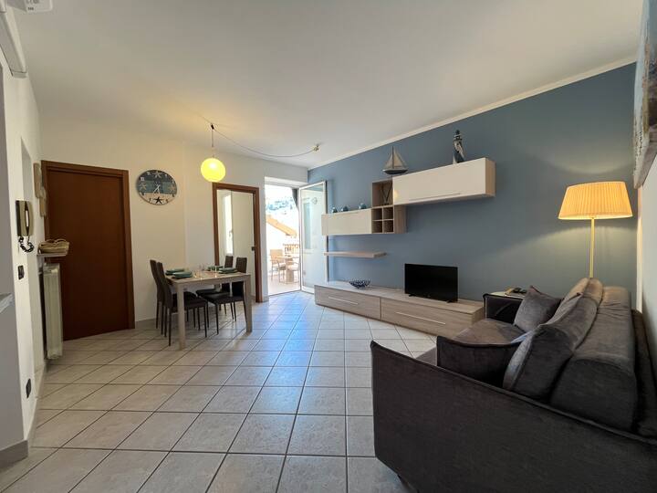 Bilocale Con Terrazzo A 30m Dal Mare. - Alassio