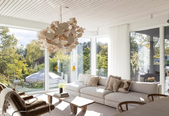 Sjönära Hus Med Stor Terass, Uppvärmd Pool & Bastu - Suecia