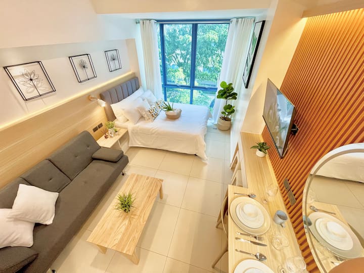 Condo Hotel In It Park Luxurious Bed Gym&pool Wifi - Mandaue