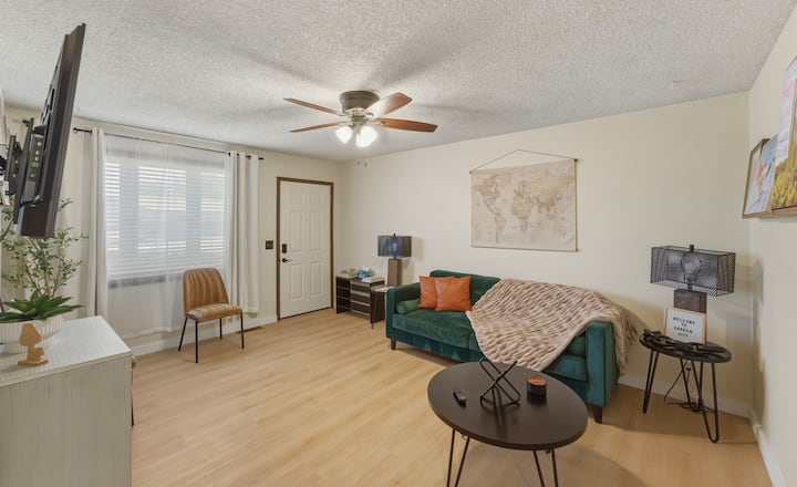 Modern Escape In Garden City. - Garden City, KS