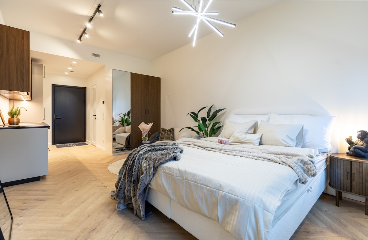 Photo inspiration: Picture Idea: Stylish Loft Apartment In Volta Quarter Flats For Rent In