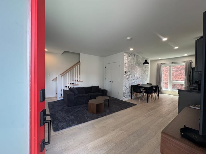Modern Minimalist 313 Dwelling - Detroit, MI