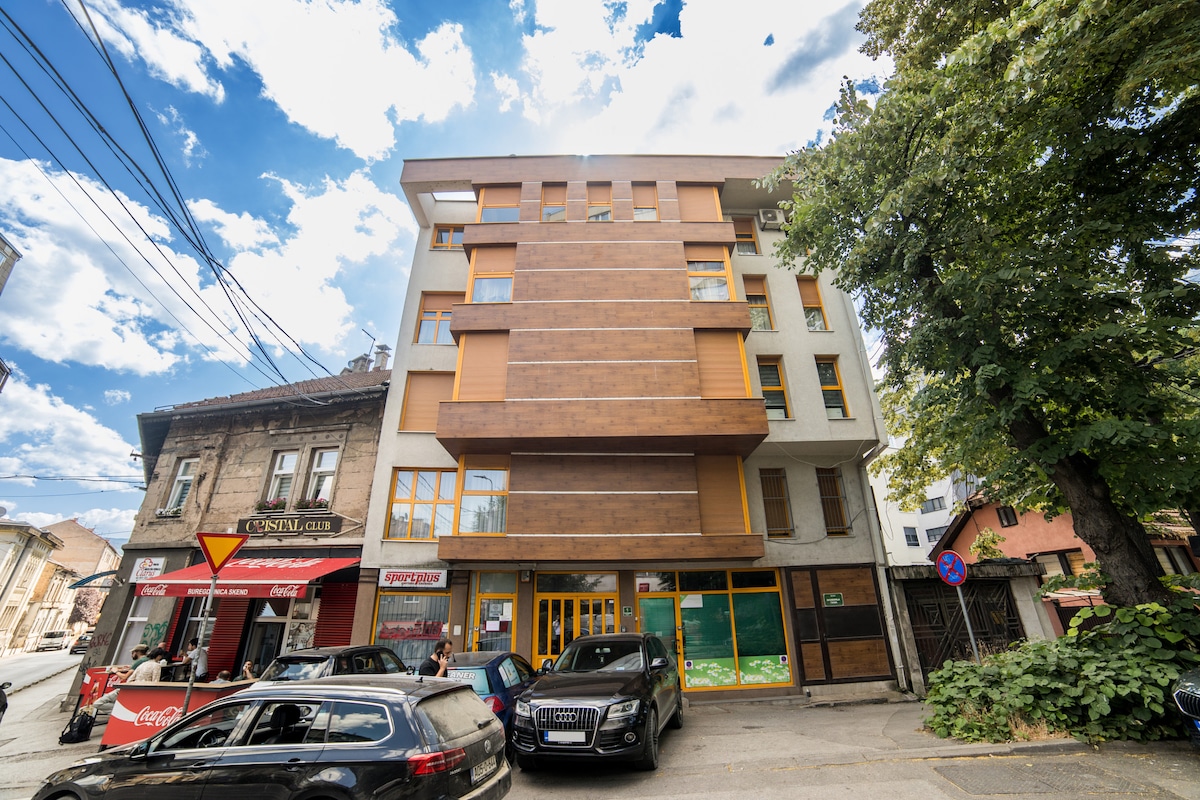 Skenderija Skyline - 2BR Apt | Garage & Balcony