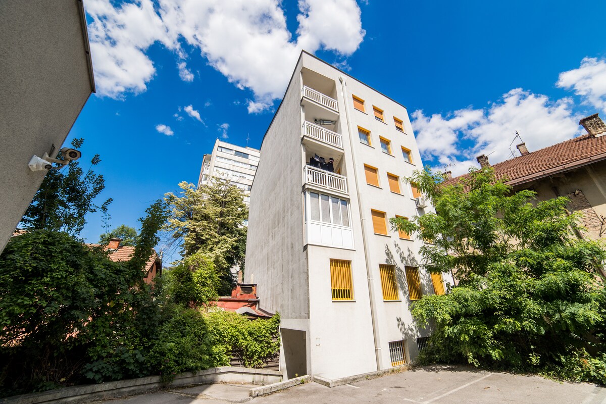 Skenderija Skyline - 2BR Apt | Garage & Balcony