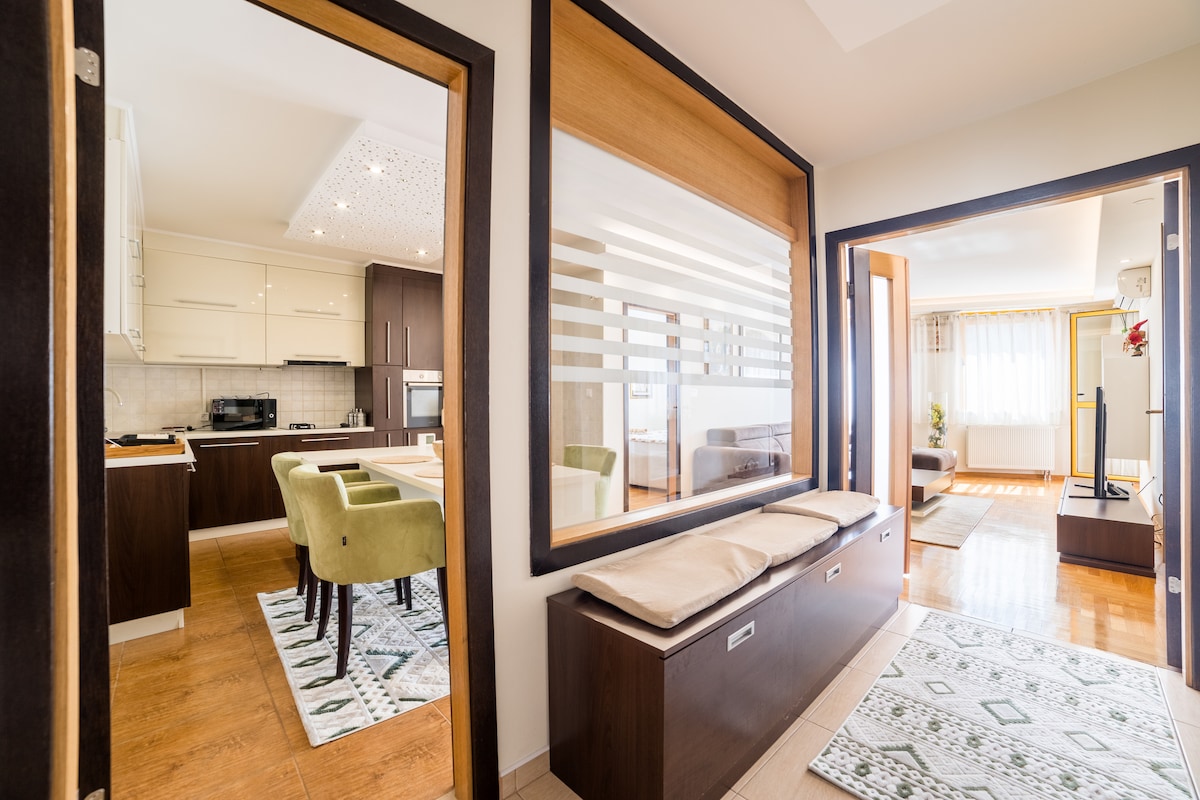 Skenderija Skyline - 2BR Apt | Garage & Balcony