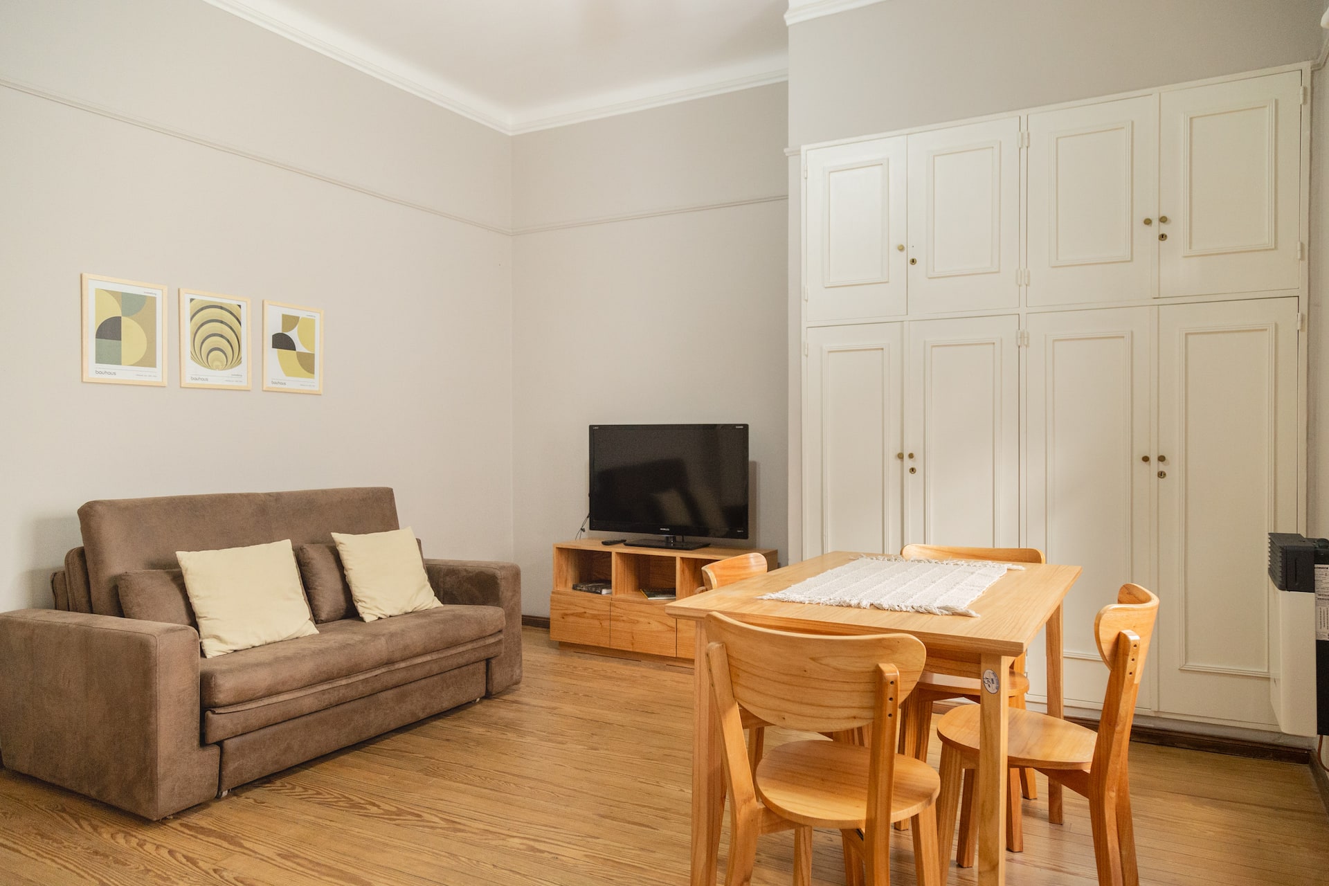 Renovated one-bedroom apartment in Monserrat