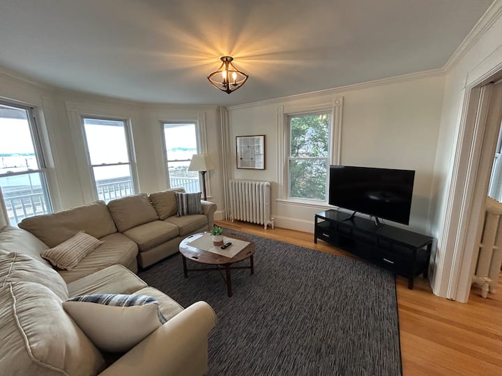 Waterfront 2 Bedroom Unit - Salem, MA