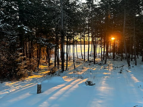 4-Season Lakefront Retreat