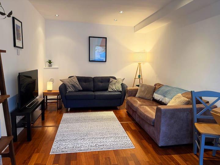 A Quiet New Town Mews With A Secret Patio - Edinburgh
