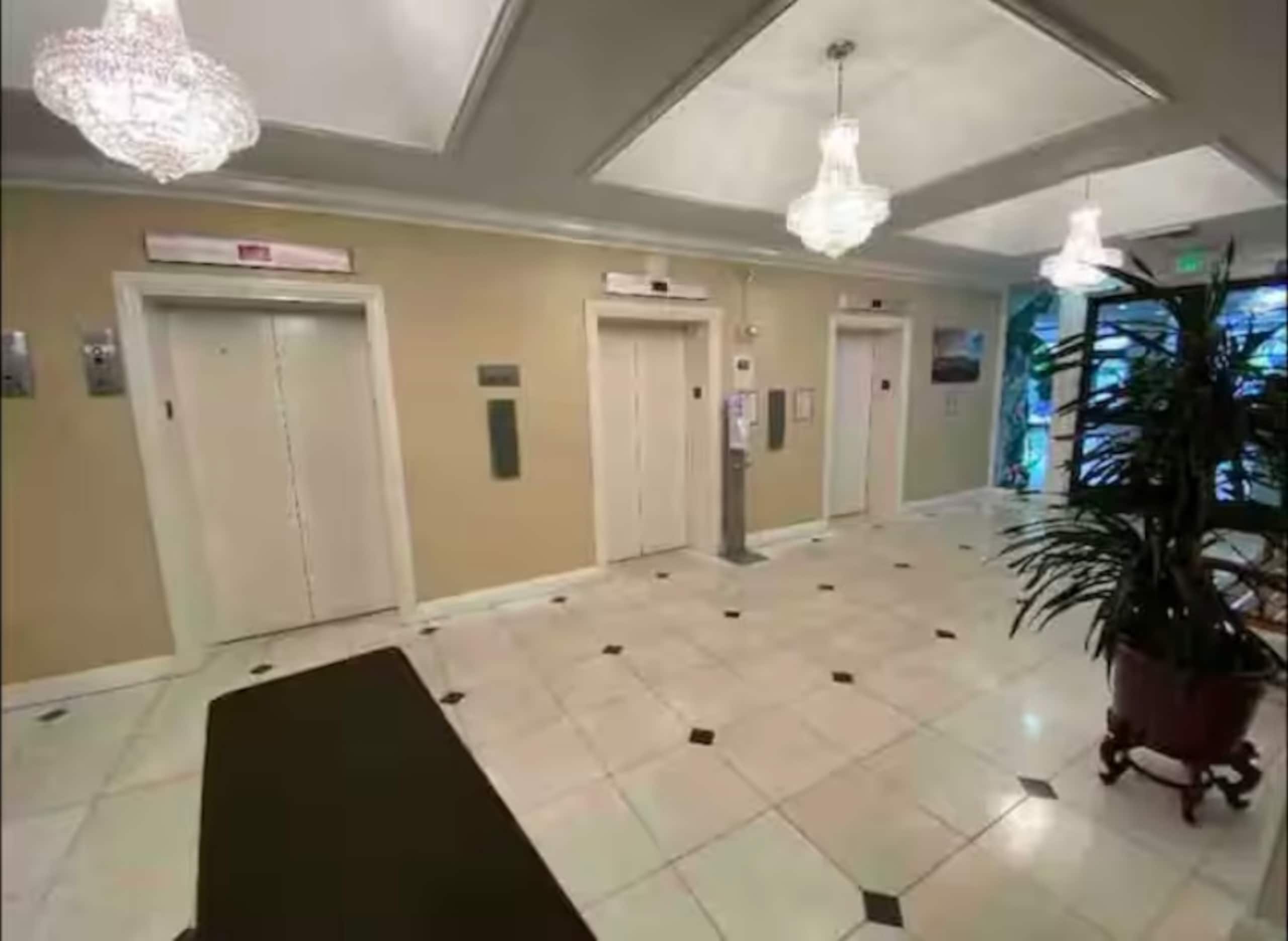 1 BD Ocean View Free Assigned Parking, Gym, AC - Image 42