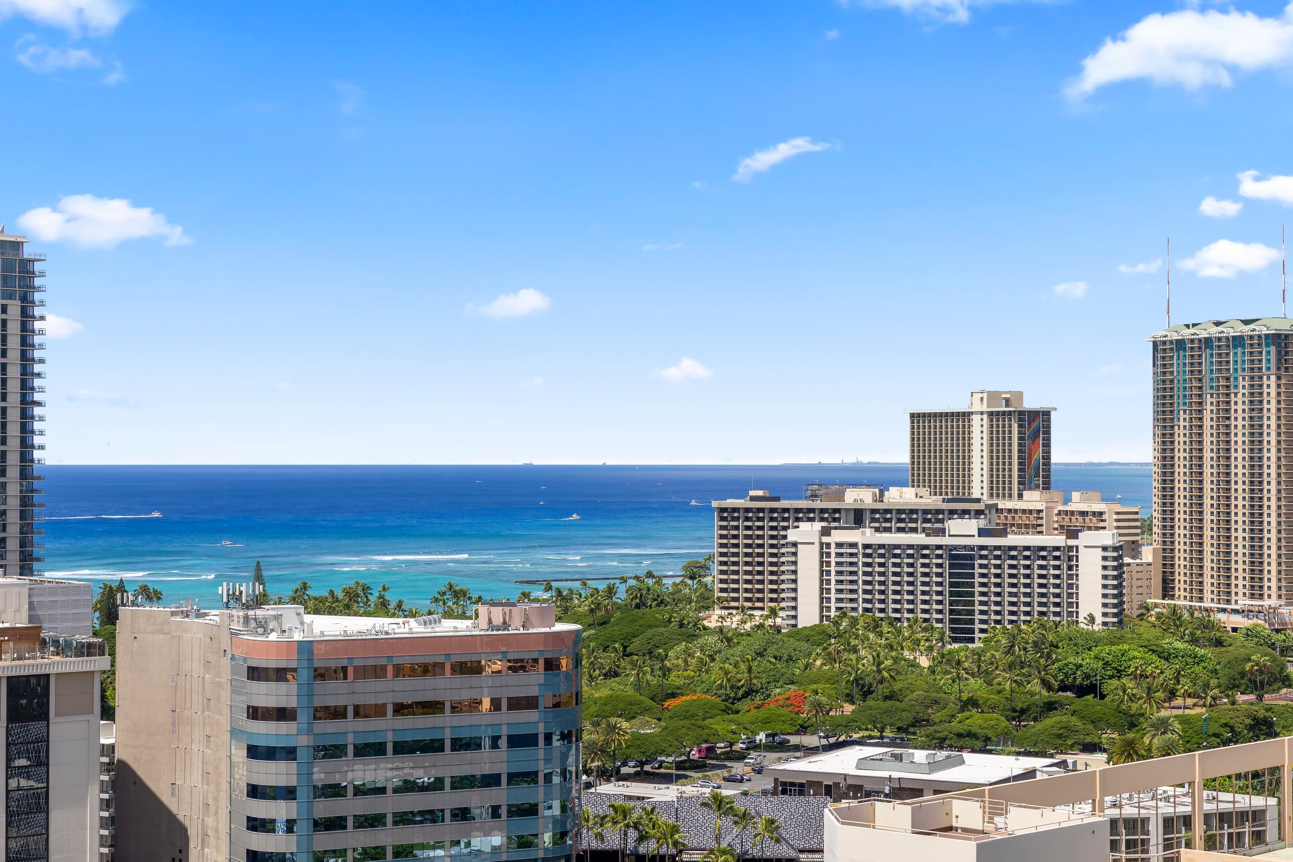 1 BD Ocean View Free Assigned Parking, Gym, AC - Image 34