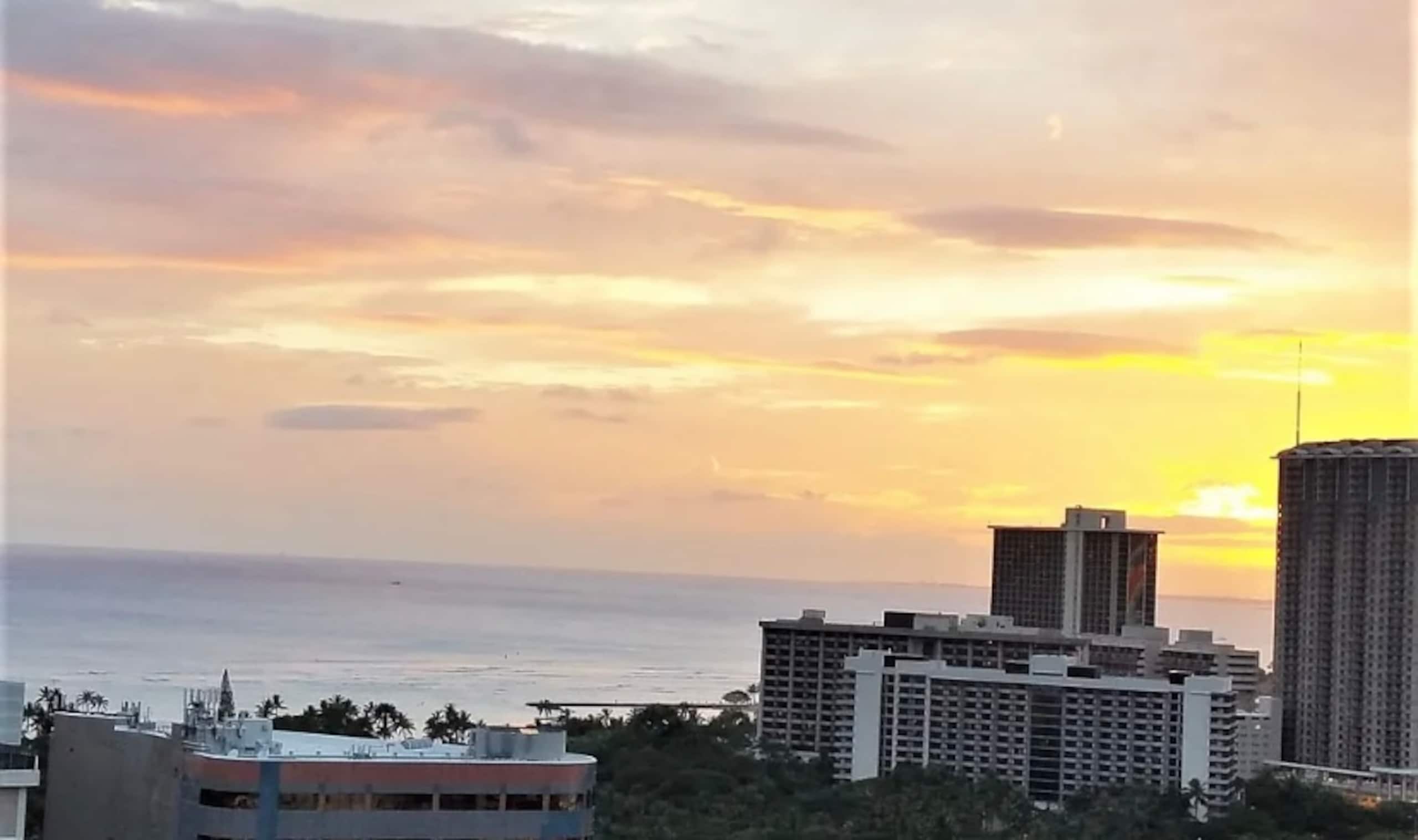 1 BD Ocean View Free Assigned Parking, Gym, AC - Image 44