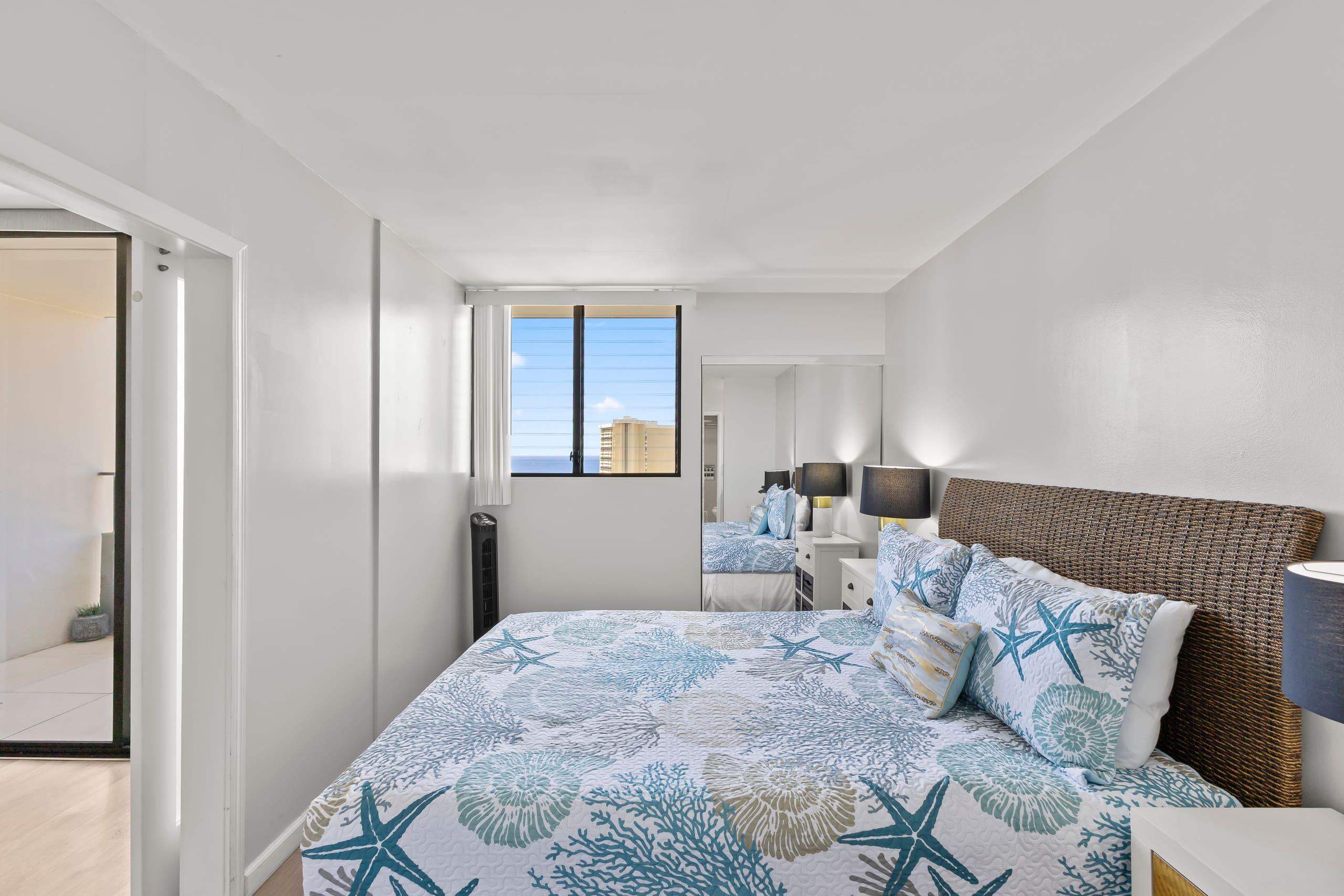 1 BD Ocean View Free Assigned Parking, Gym, AC - Image 10