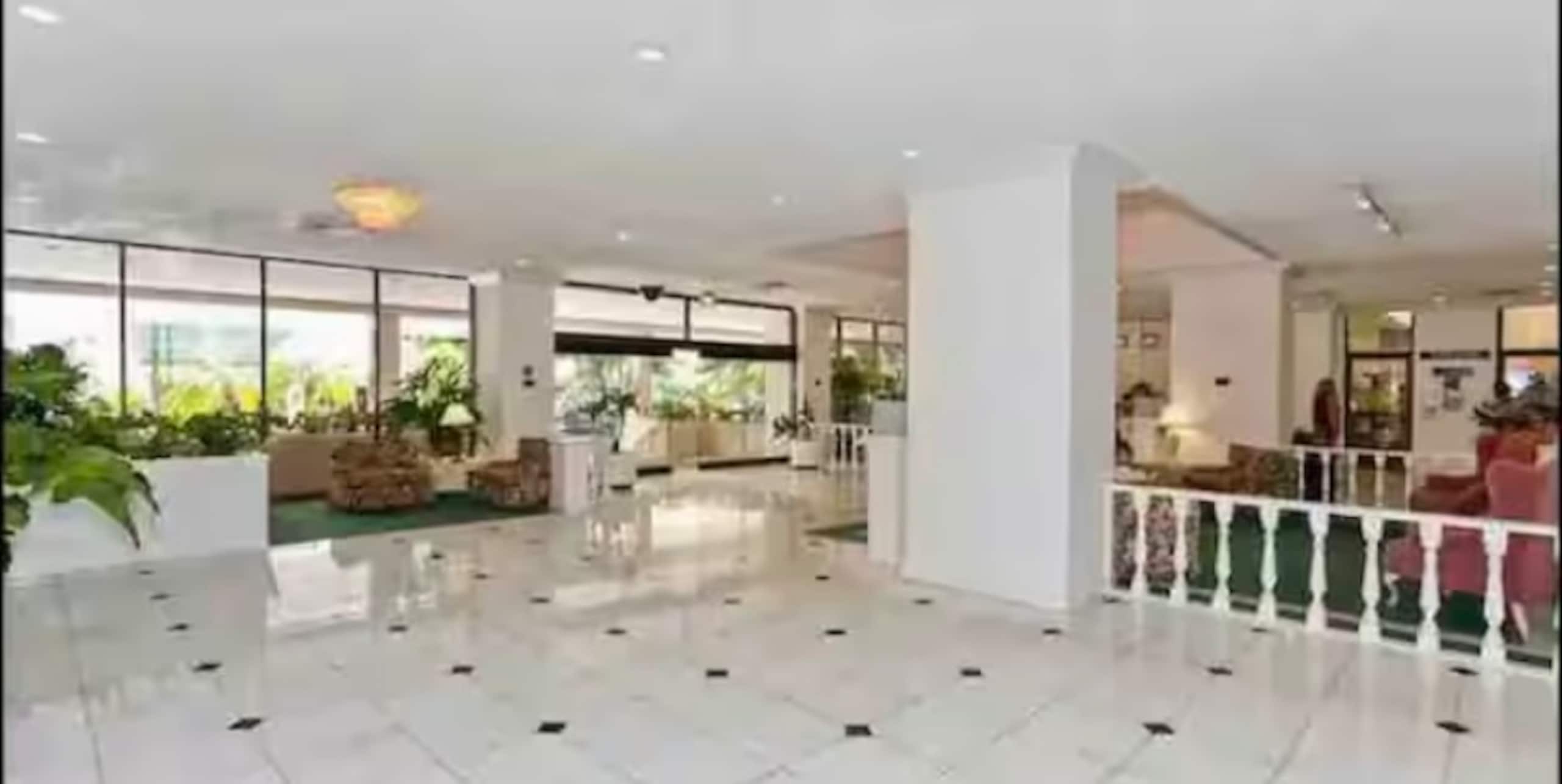 1 BD Ocean View Free Assigned Parking, Gym, AC - Image 43