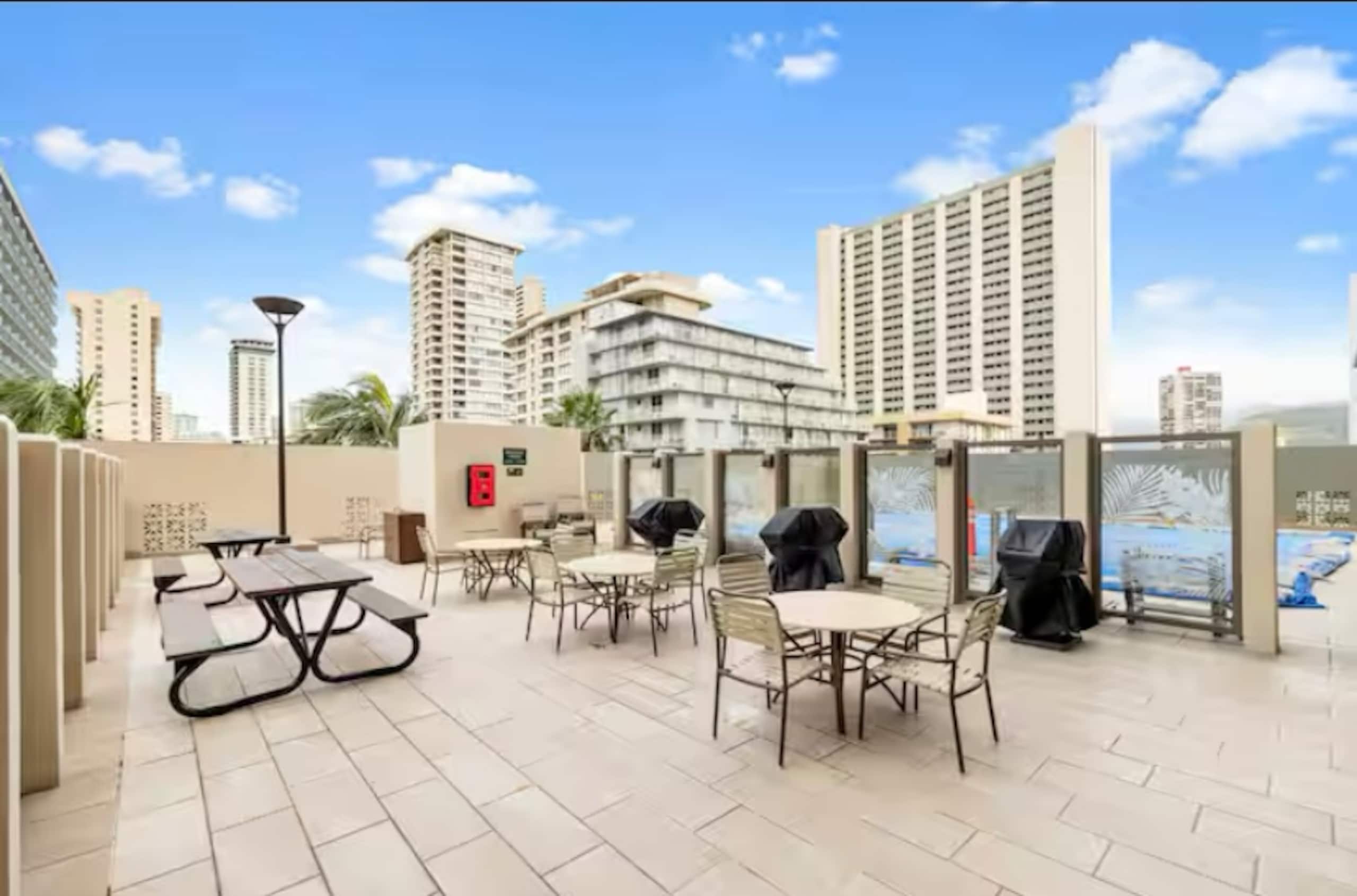 1 BD Ocean View Free Assigned Parking, Gym, AC - Image 49