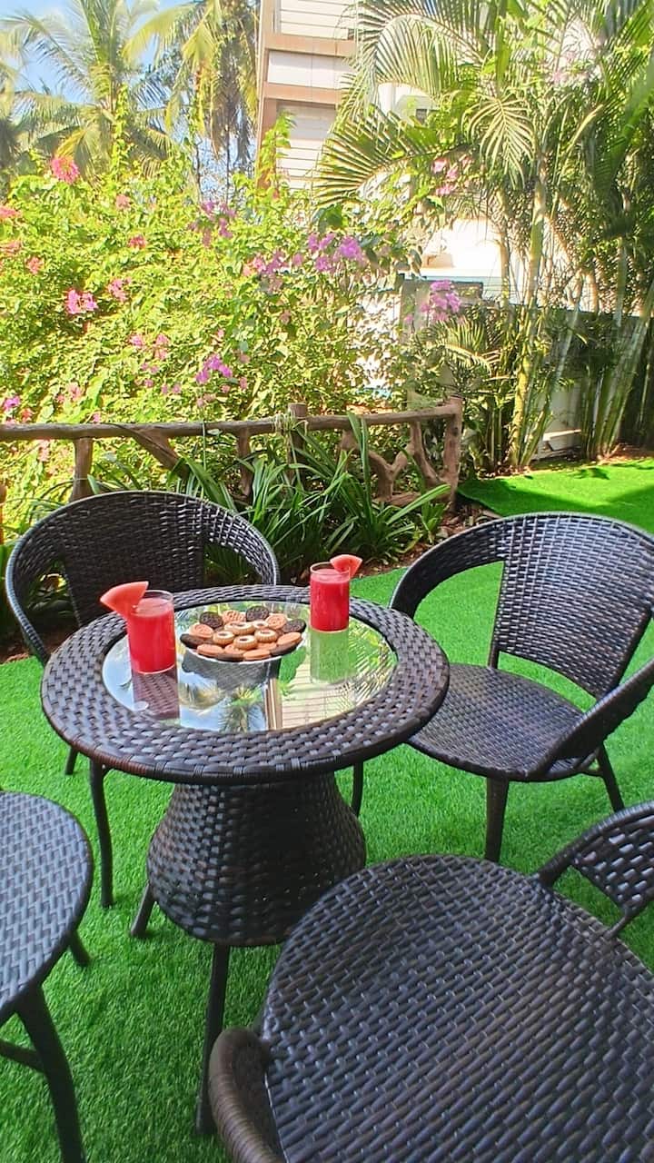 Courtyard image 5