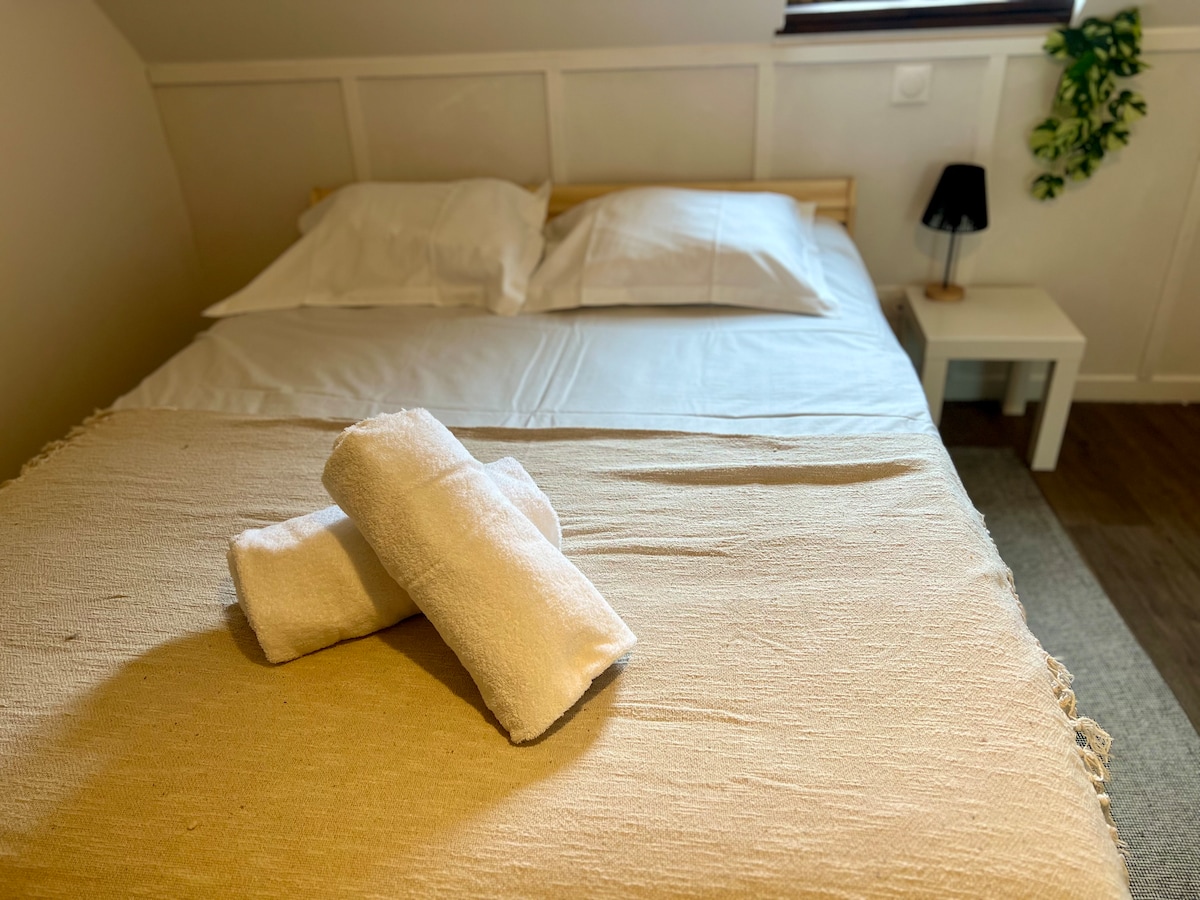 Cama doble 140 x 190 cm