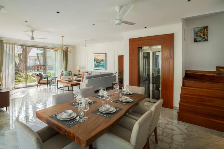 Dining area image 2