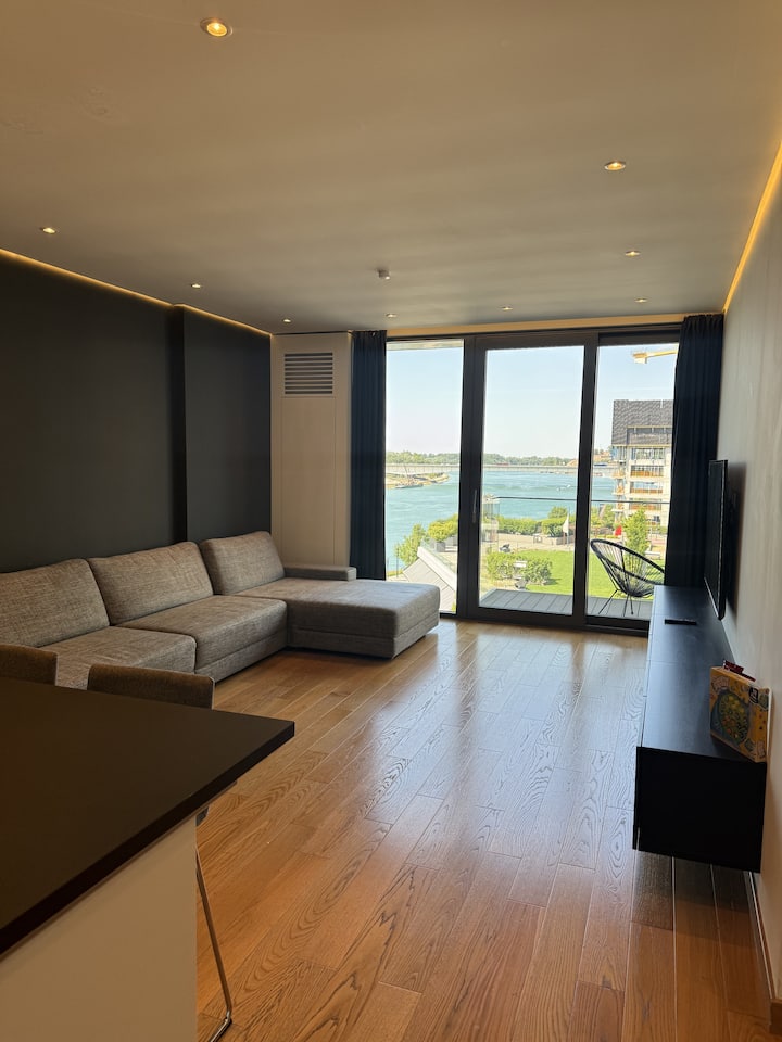 Luxury Waterfront Pool & Gym Appartment 2 Bedroom - Belgrade