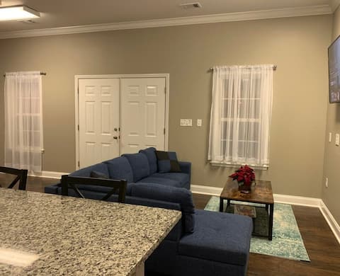 Successful Airbnb property: Peaceful Guest House Leesburg in Albany