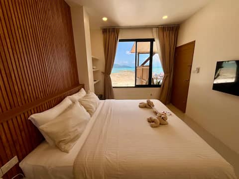 Ground Floor Room with Sea View – South Beach Inn