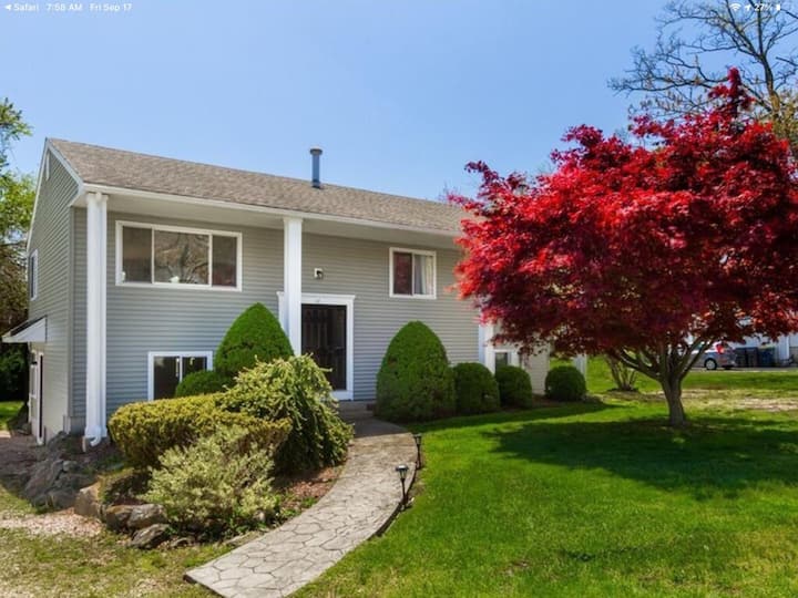 Cozy Beach House, Bonnet Shores - Narragansett, RI
