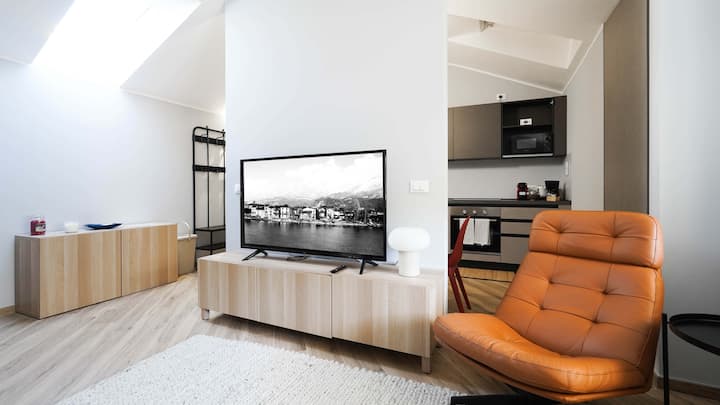 Riverview Two: New Deluxe Apartment In Lecco - Lecco