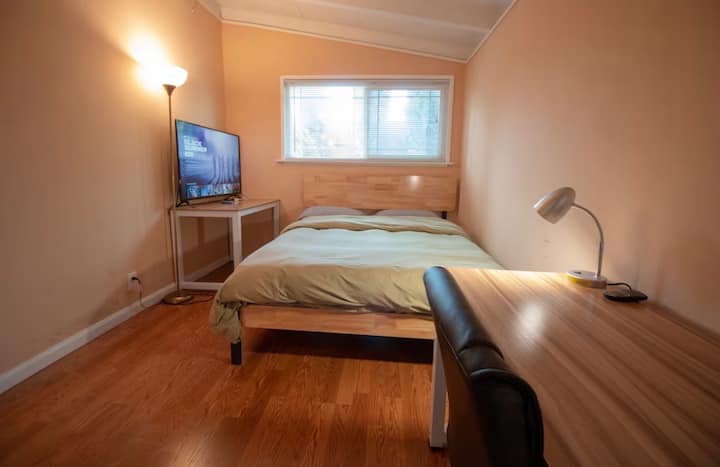 #B-sunnyvale Private Room Near Major Tech Hubs - Sunnyvale, CA