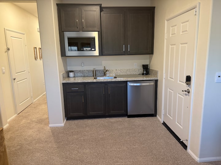 Private Casita In Indio. Kitchenette. Laundry - Indio, CA