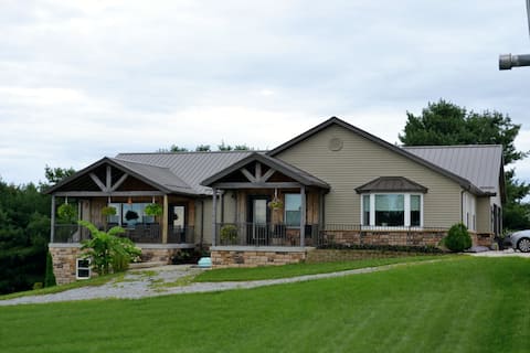 Top Airbnb: Edenstay in Amish Country / Holmes County