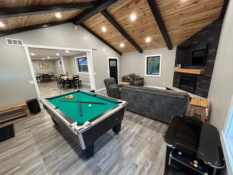 Modern Escape | Arcadia Bluffs•Crystal Mtn•Lake MI