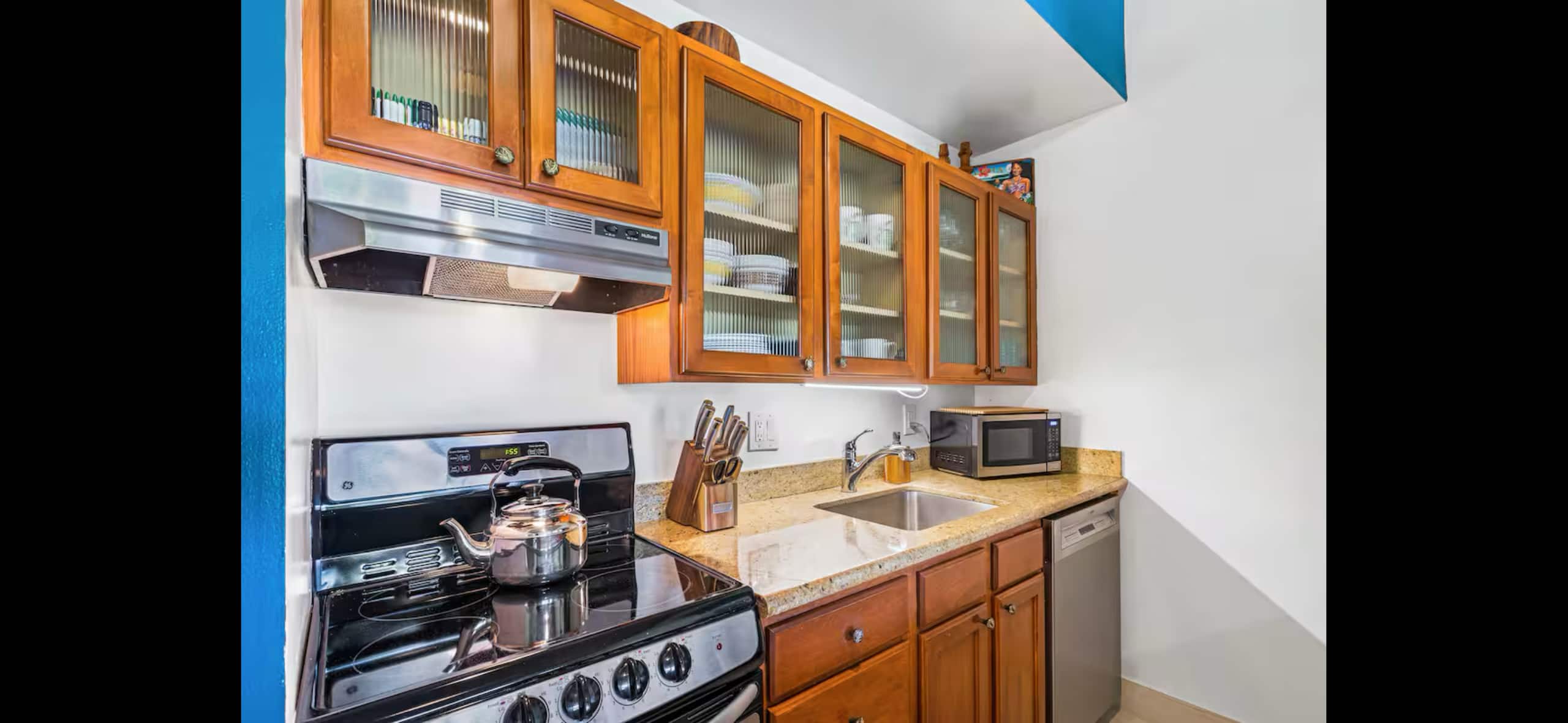 Home in Lahaina · ★4.93 · 1 bedroom · 3 beds · 1 bath - Image 8