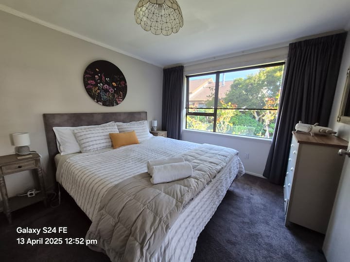 Guests Favourite. Close To Airport & University - Christchurch
