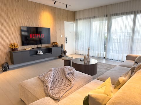 Exclusive 7th Floor w/ City View & Infinity Pool