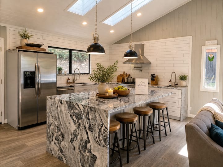 Luxury Happynest Mountain Retreat - Big Bear, CA