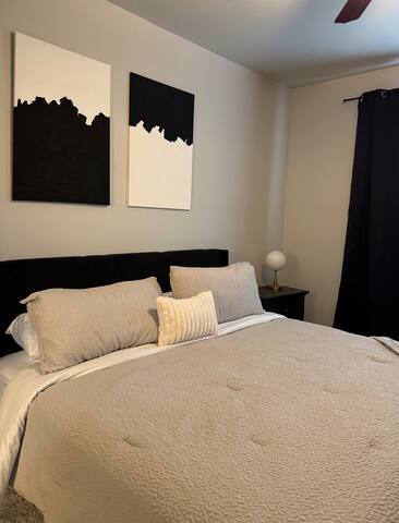 Modern High-End Corporate Condo gallery image 4