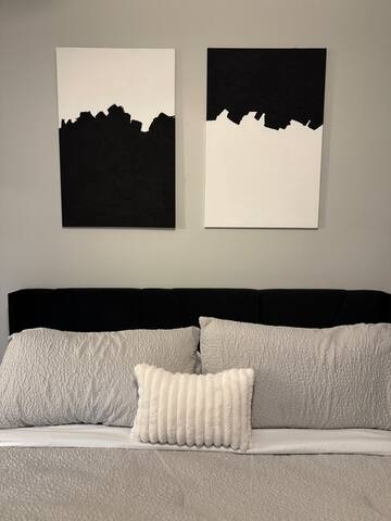 Modern High-End Corporate Condo gallery image 5