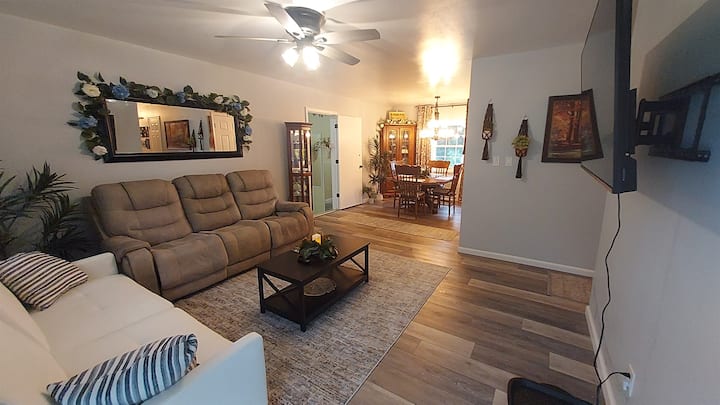 By Summersville Lake • 2br • Jetted Tub + Sauna - West Virginia