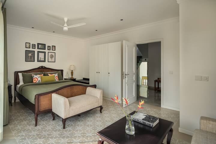 Bedroom 1 image 4