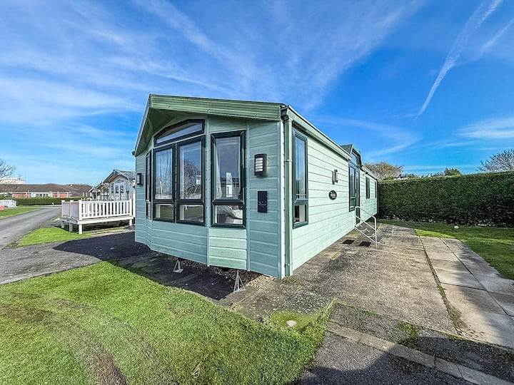 Lovely 4 Berth Caravan Near Skegness Ref 33001l - Skegness