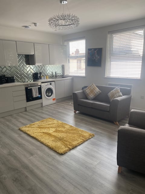 Top performing Airbnb: central to anfield, city centre in Old Swan