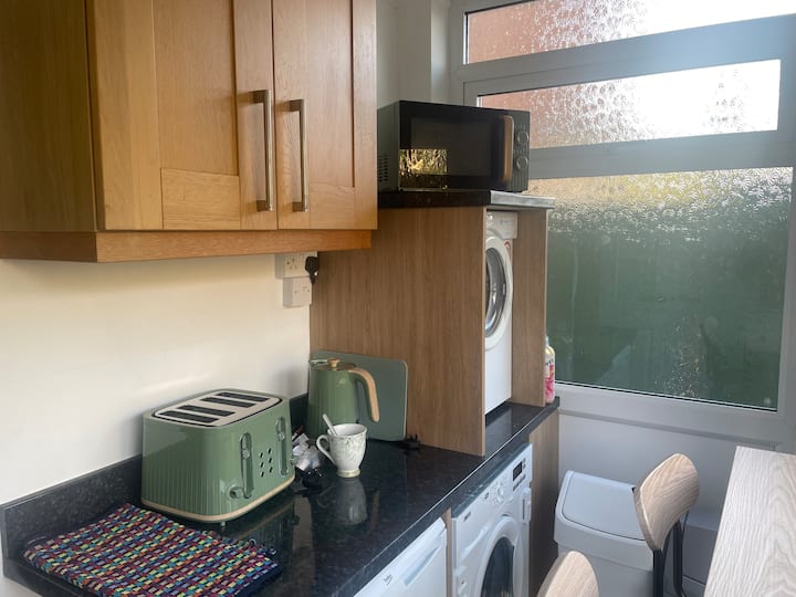 Privacy And Comfort In A Beautiful Part Of Malvern - Malvern