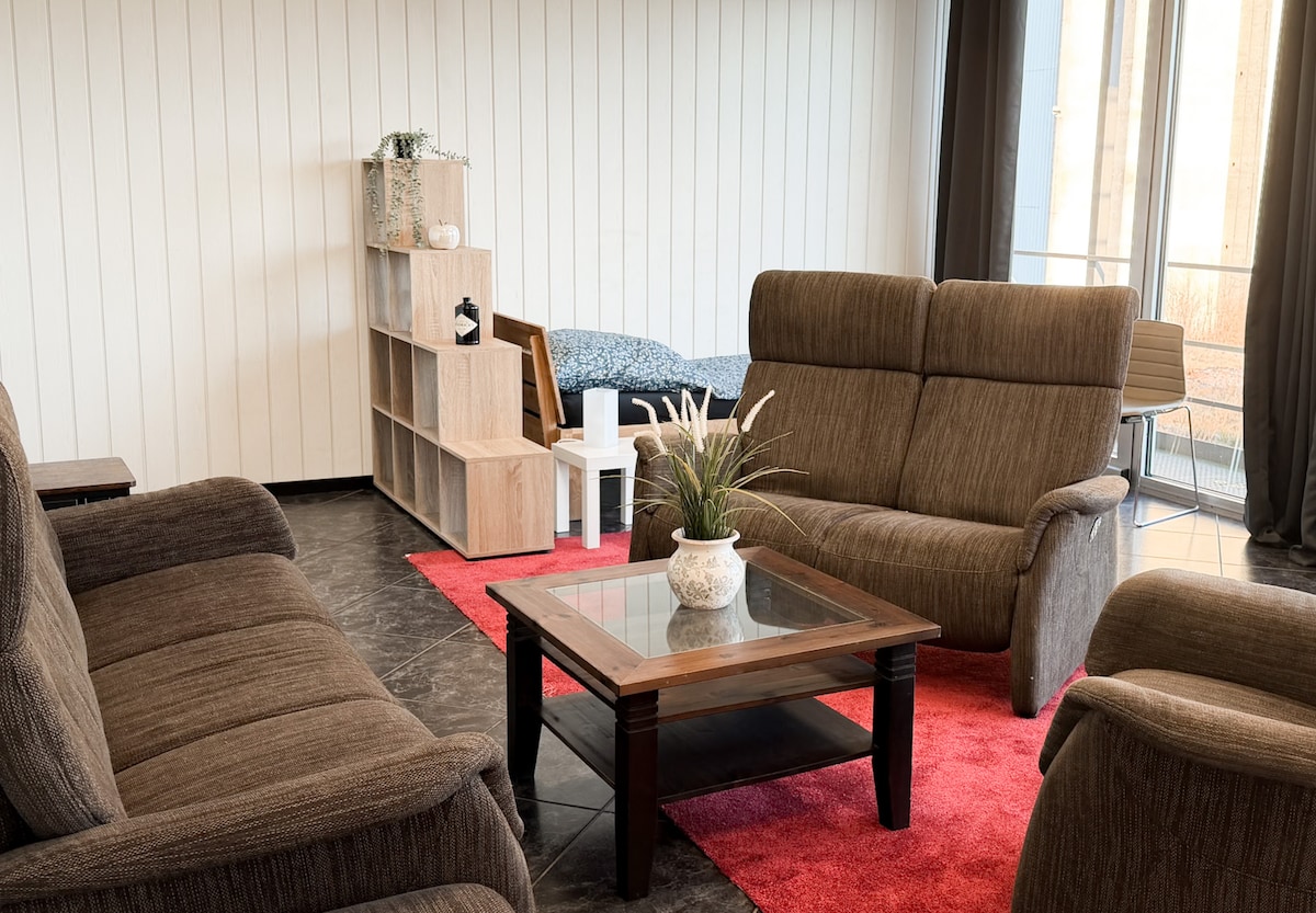 Мебелот во собата може да се разликува од фотографијата.