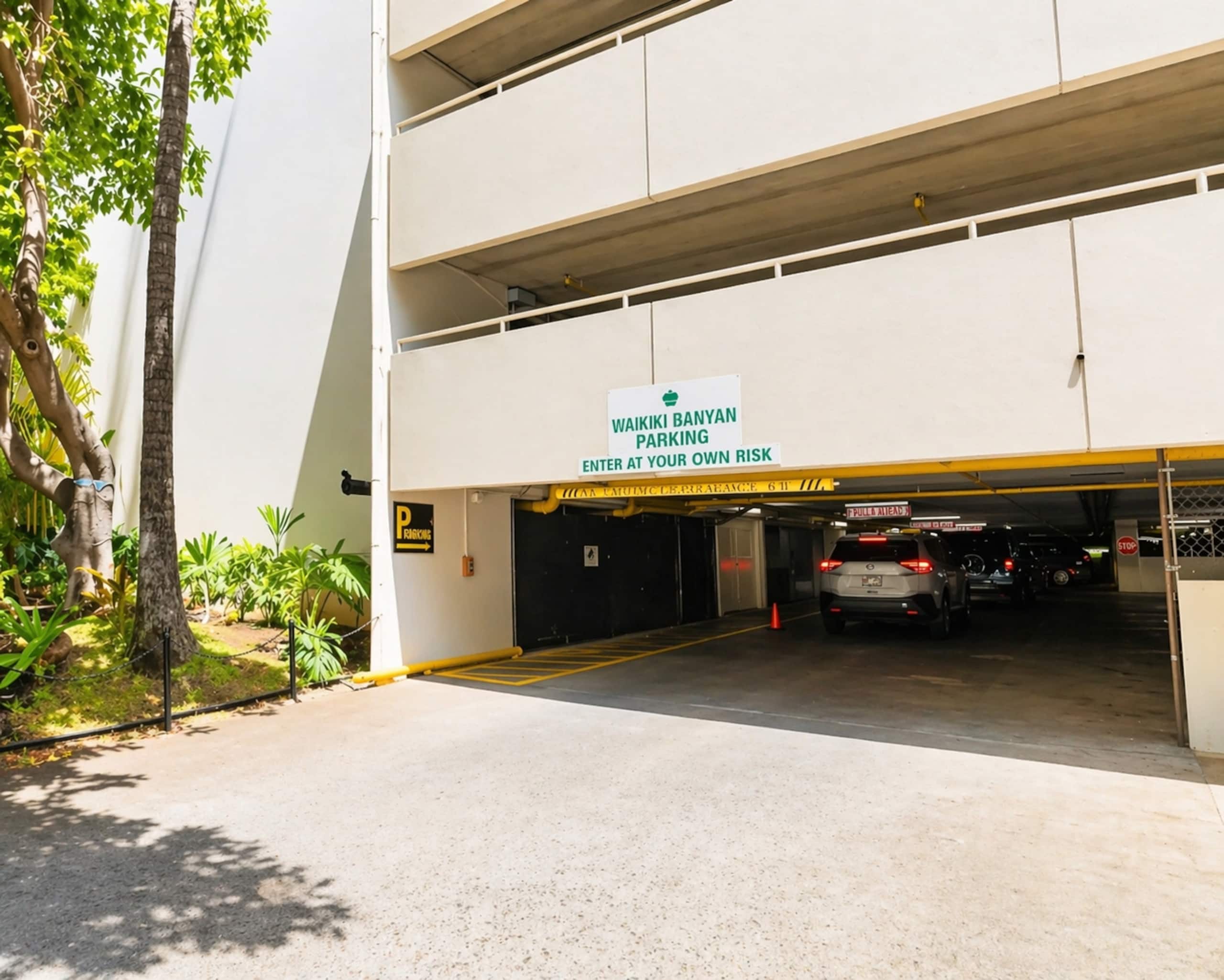 Condo in Honolulu · ★4.97 · 1 bedroom · 2 beds · 1 private bath - Image 23