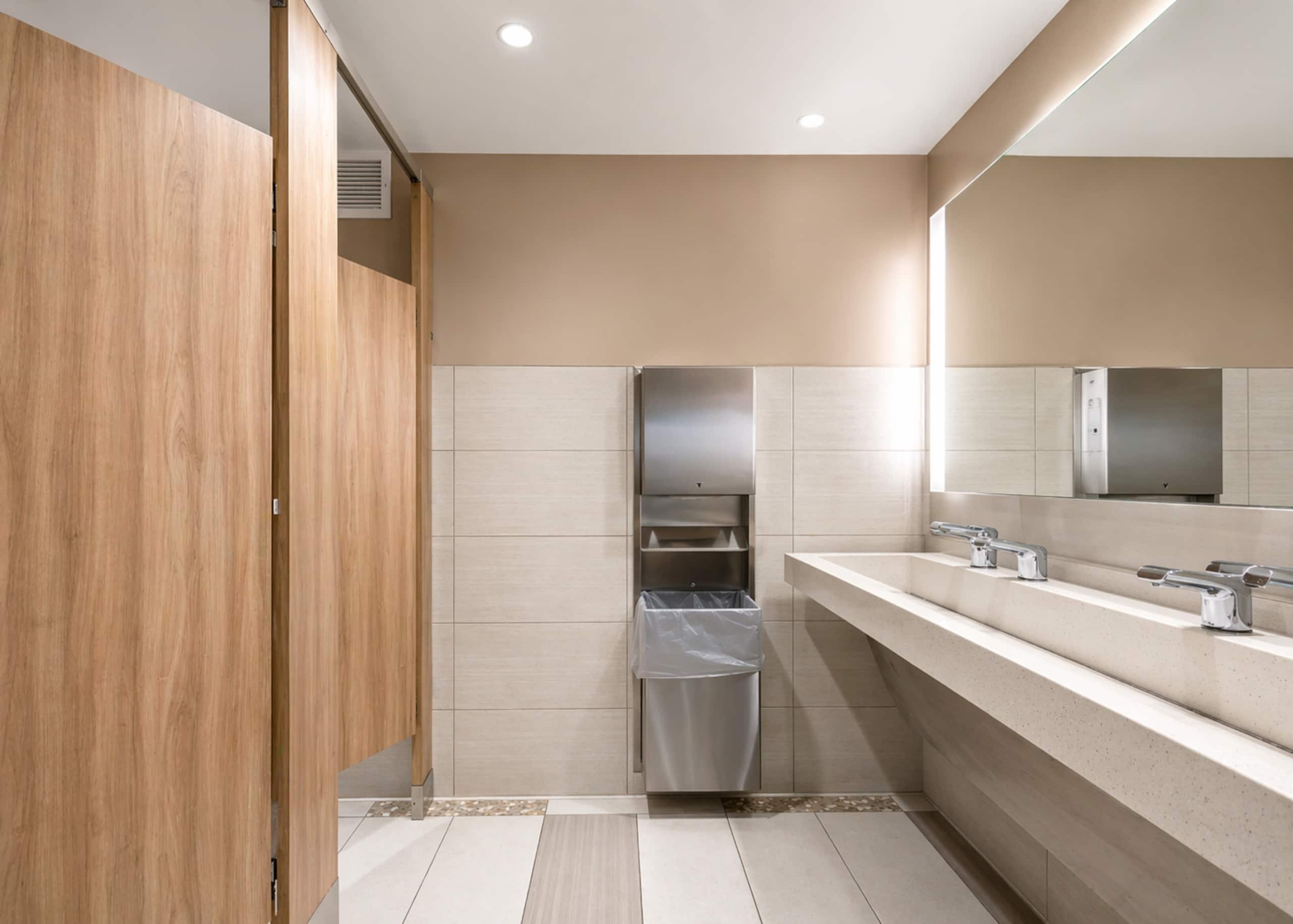 Condo in Honolulu · ★4.97 · 1 bedroom · 2 beds · 1 private bath - Image 29