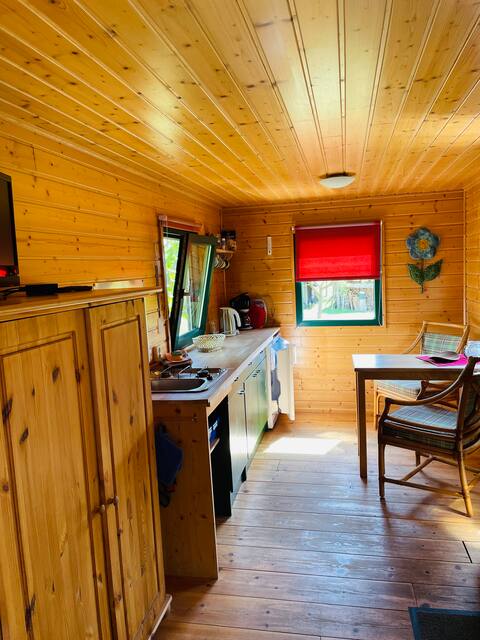 Beliebte Airbnb-Anzeige: Cozy construction trailer in Rankwitz